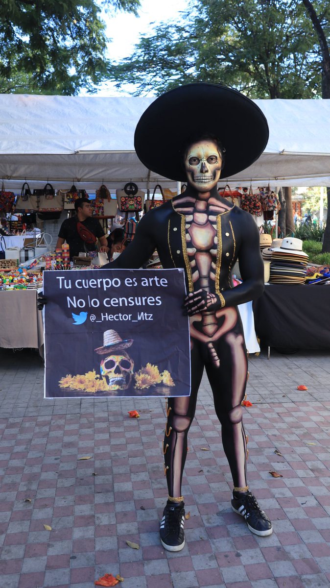 Hector Martinez (@_hector_mtz) on Twitter photo Hoy <a href="/AlisBarraganMua/">Alis Barragan</a> y yo estaremos sobre el andador de Chapultepec con una obra de pintura corporal en vivo “Piel de Ofrenda”. Serán 6 modelos y 6 artistas con temática de Día de Muertos. Esta expresión artística busca resaltar la cultura mexicana, el arte y la diversidad Hoy <a href="/AlisBarraganMua/">Alis Barragan</a> y yo estaremos sobre el andador de Chapultepec con una obra de pintura corporal en vivo “Piel de Ofrenda”. Serán 6 modelos y 6 artistas con temática de Día de Muertos. Esta expresión artística busca resaltar la cultura mexicana, el arte y la diversidad