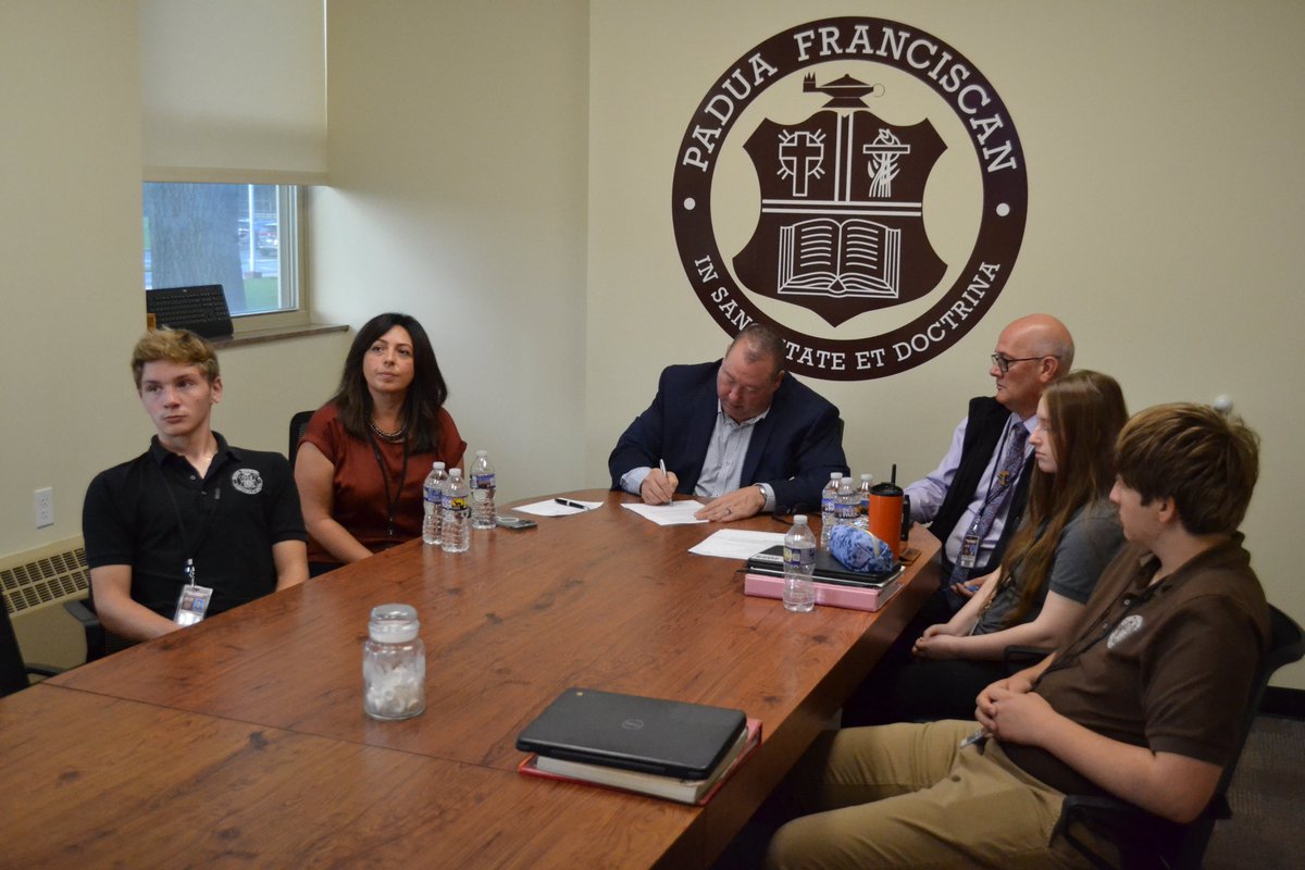 Padua Franciscan High School is excited to announce the official launch of our two-year International Exchange Program with Liceo Carlo Alberto in Novara, Italy!

Coordinated by Italian teacher Mrs. Capuano, this initiative is made possible through collaboration with the Italian