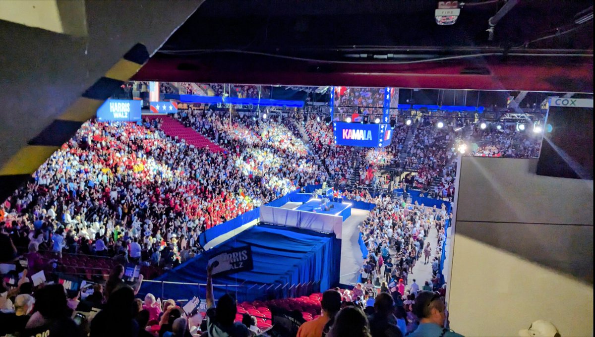 LongLiveBob's tweet photo. @SteveSebelius @SummerlinTaco Half the arena and no upper section unlike the Harris rally in August (which I was at) at the same place. This was 90 mins before it started https://t.co/ZuV5VcTyCF