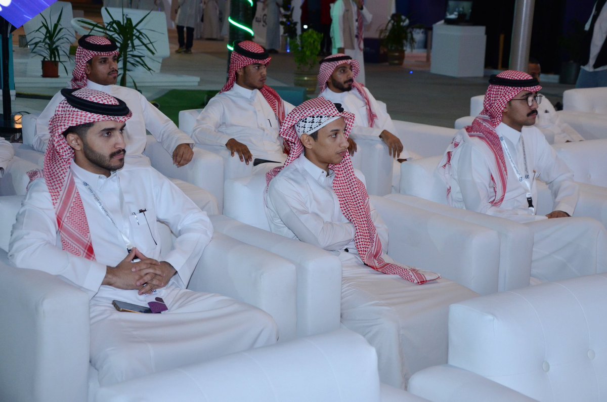 كلية علوم الحاسب وتقنية المعلومات tweet media