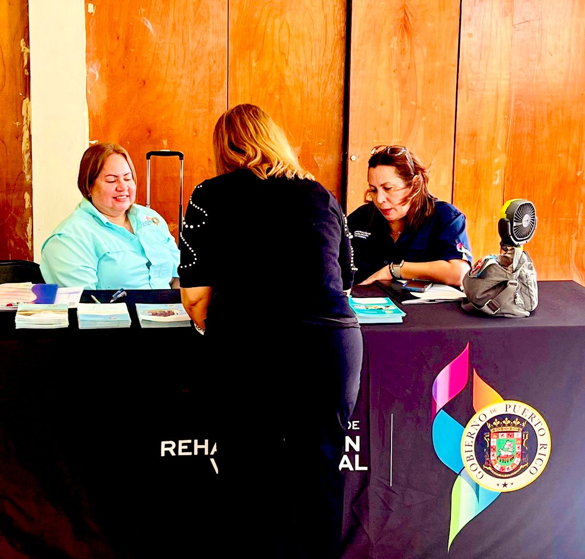 idarodz's tweet photo. Gracias a todos los visitantes que pasaron por nuestra mesa de información y nos unimos al mensaje de inclusión de la feria: “Todos tenemos derecho al éxito”. Continuamos integrando a personas con diversidad funcional a la fuerza laboral y una vida más independiente. https://t.co/Ka9Qkjn4dC