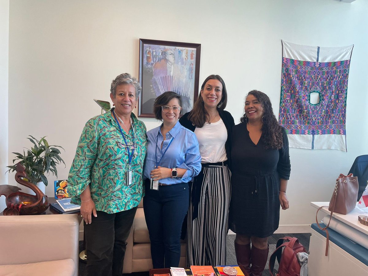 Proud to meet these strong Colombian women @Codacop @LlimpalColombia
<a href="/RutaPacificaM/">Ruta Pacífica de las Mujeres</a>. Inspired by their determination to advance the women, peace and security agenda and by their commitment to work with #MisionONUCol on gender-sensitive peace implementation. #WPSWeek  #WPS1325