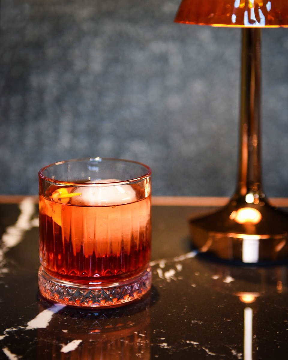 hoteladula's tweet photo. Indulge in the perfect blend of bitter and sweet with our classic Negroni at Adula Kitchen &amp; Bar. 🍹✨ Cheers to the art of mixology!⁣
-⁣
#Negroni #AdulaBar #CocktailTime 
#flims #hoteladula #flimslaaxfalera #swissalps #caumasee #crestasee #unescosardona https://t.co/SHuPhGrZJr