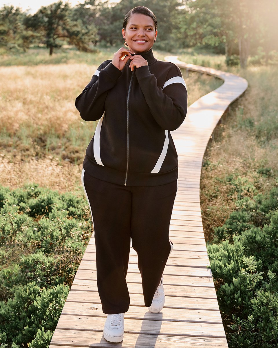 So new. So you. So ready for the most wonderful season of all 🎄❄️🎁
Shop: spr.ly/6016q7pBK