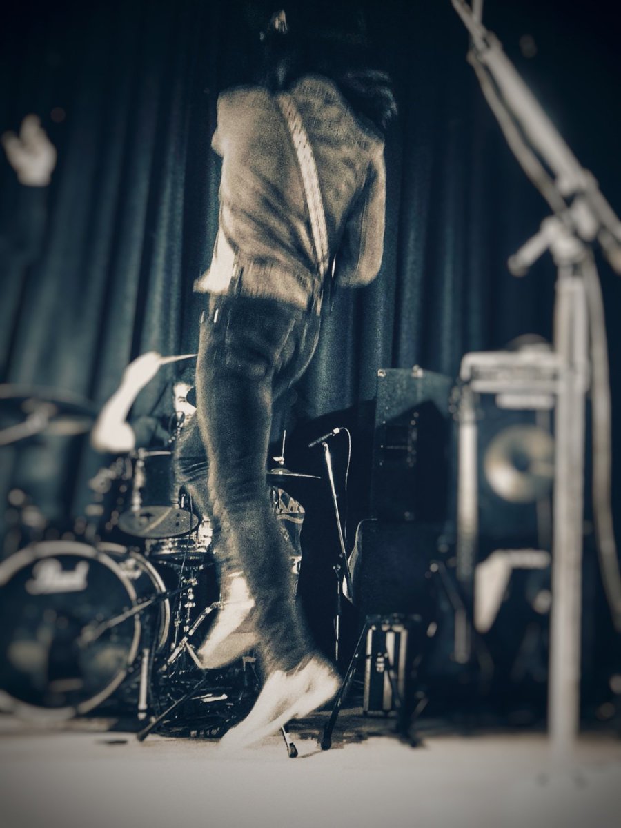 jackinakiyoung's tweet photo. Last year at @BonfestKirrie #bonfest #kirriemuir #scotland #uk #acdc #acdcfamily #acdcfan #guitar #guitarist #davestevens #bonscott #concert #gig #tour #rock https://t.co/4NsHBex7UY