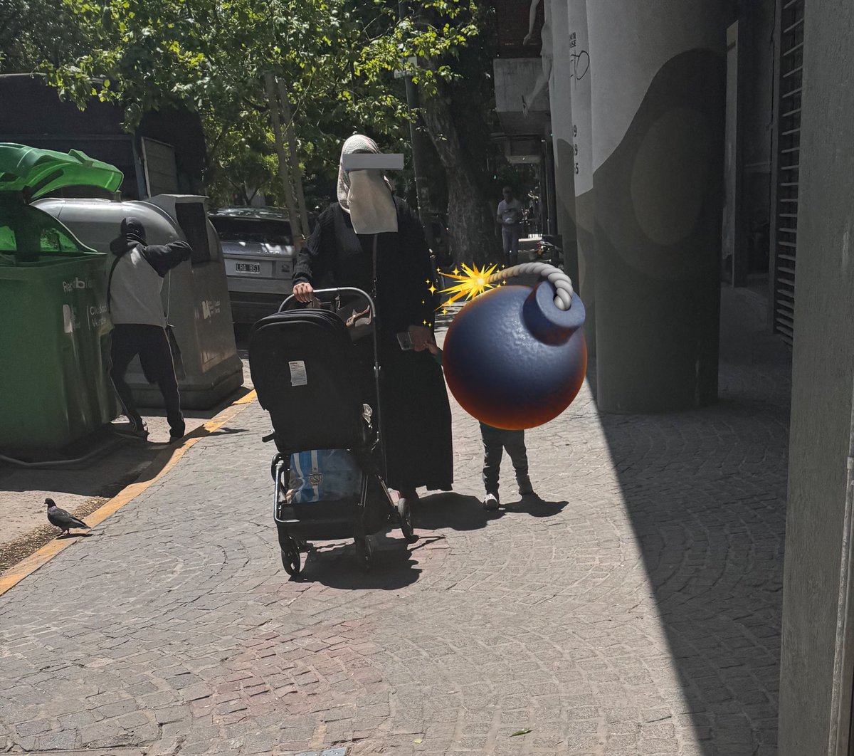 Ya es imposible salir por Buenos Aires y no cruzarte de estos.
Cuando queramos reaccionar será demasiado tarde.
No aprendimos nada de Europa.