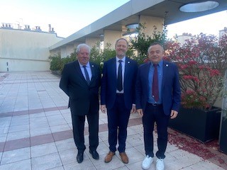 Le Conseil d'Administration de la Fondation du Grand Orient de France a renouvelé son bureau le 23 octobre 2024. Ont été élus Président Nicolas PENIN, Vice-Président René TURIAF et Secrétaire Général Alain Dupuis (voir photo). Claude PANZERA poursuit son mandat de Trésorier.