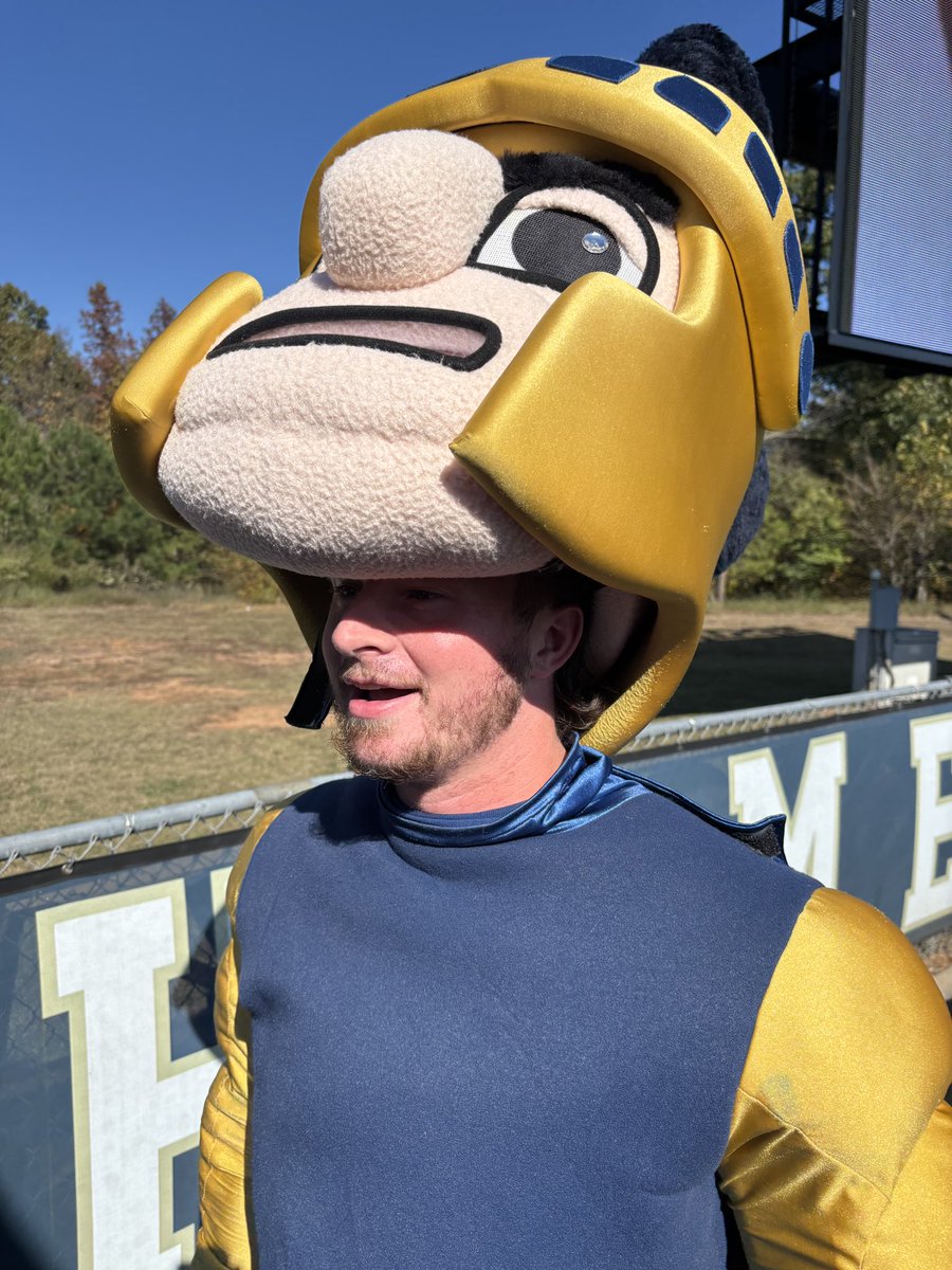 Reinhardt Football tweet media