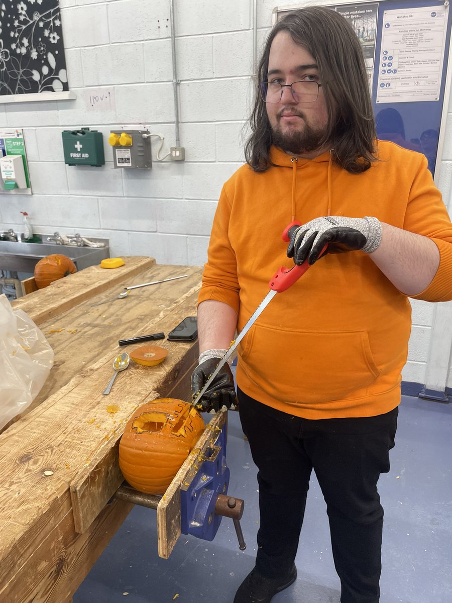 pauline_heeley's tweet image. Some 🎃 fun in the workshop for our #SkillsForEmployment students this week @SLCek Happy Halloween! 👻 💀🎃 @apignat1 @StellaMcManus