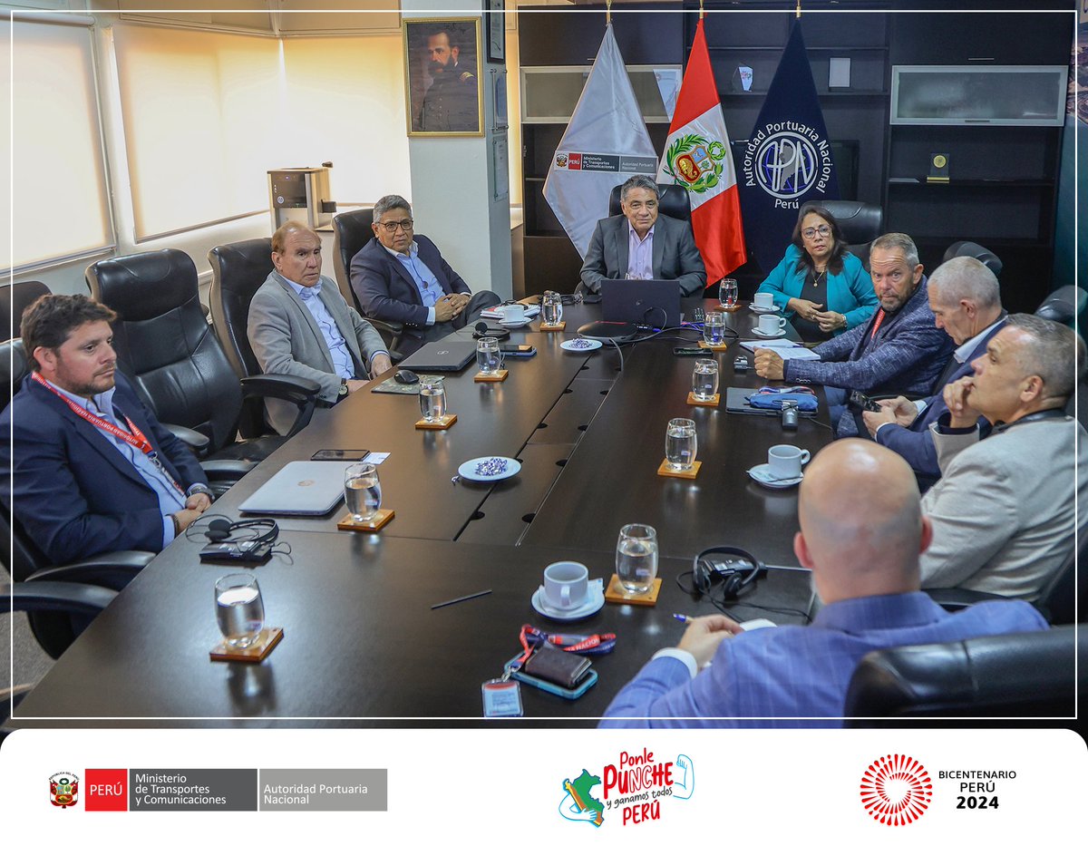 APN_PuertosPeru's tweet photo. 📌 La #APN recibió la visita de un equipo de expertos del Hit And Run Cargo #HARCTeam de Países Bajos, con el objetivo de explorar posibles líneas de cooperación operativa en la incautación e investigación de actividades vinculadas al tráfico ilícito de drogas y estupefacientes. https://t.co/HH9w9jxOBd