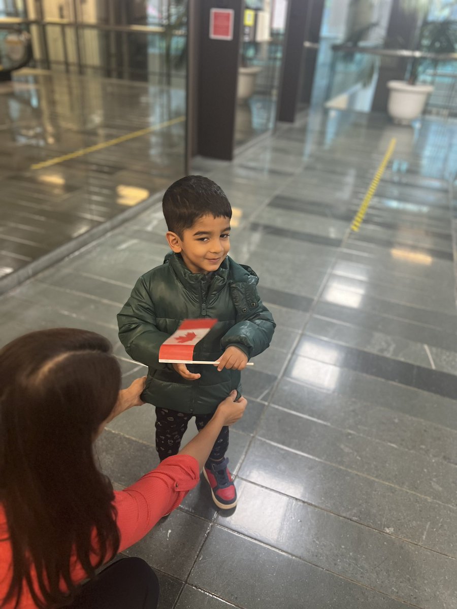 nan_keysingh's tweet image. Attending my sister&apos;s citizenship ceremony today hit differently. Watching 59 people from 30 countries become Canadians and this time it included my family. Did I tear up during &quot;O Canada&quot;? Maybe.. probably .. I did !!