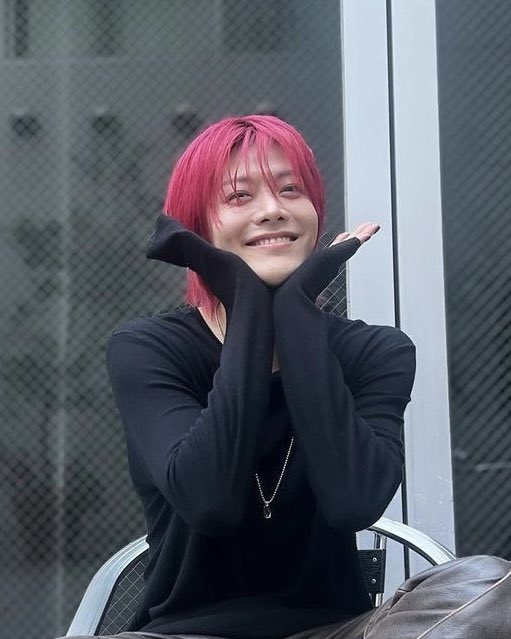 YT10263's tweet photo. 悠太くんお誕生日おめでとう🎂
今年もこうやってお祝いできて幸せだね💕
2024年色んなことがありながらも
また新たな悠太くんを知れた気がして
来年が更に楽しみになったよ！
悠太くんの笑顔が宇宙ー♡

#HAPPYYUTADAY
#DazzlingRockstarYUTA
#中本悠太_わたし達のHOPE
#유타생일_에브리바디_스크림 https://t.co/YlFPkMdDTq