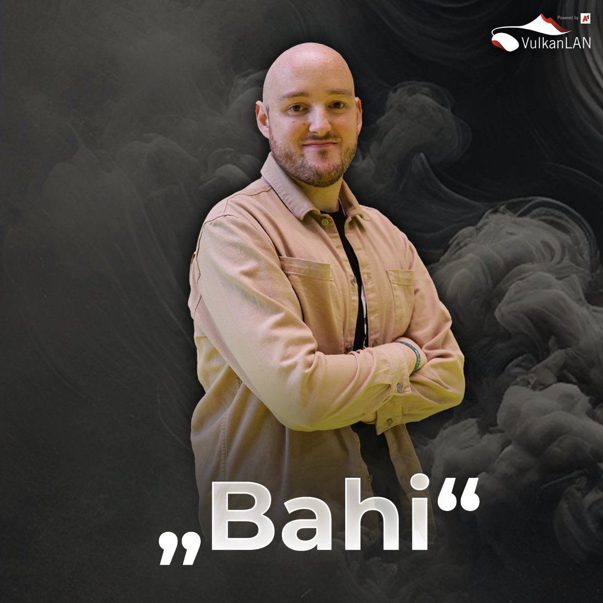 Unser zweiter Caster für das Business Match in Rocket League ist Bahi!
Das zweite Game <a href="/NTSAG/">NTS AG</a> vs. <a href="/bearingpoint/">BearingPoint</a> beginnt um ca 19:20 Uhr auf unserer E-Sports-Bühne und im Stream: twitch.com/vulkanlan
