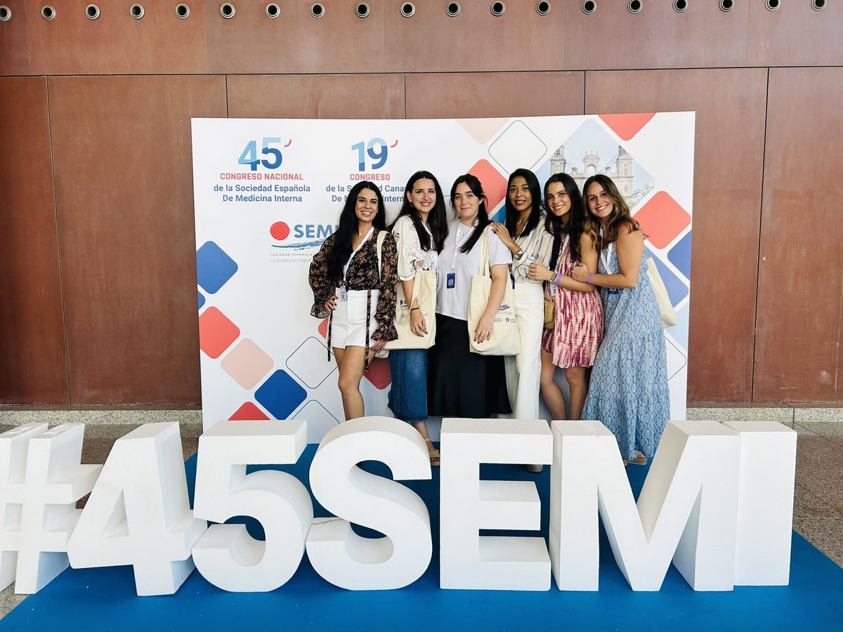 resimihsjda's tweet photo. Las residentes de Medicina Interna participan en el Congreso Nacional de la SEMI en Maspalomas 
.
.
#45SEMI @MIhsjda https://t.co/hHISkK2ZVT