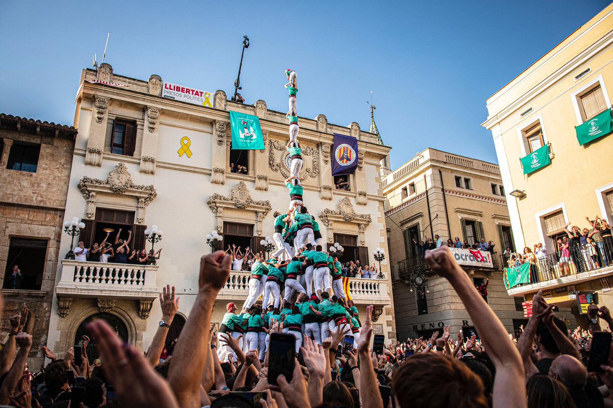 ‼️Avui tothom a assaig!

💚Últim divendres d’assaig de la temporada. Últim divendres abans de Tots Sants. Últim divendres d’assaig especial.

💪🏼Res més a dir! Avui us necessitem a tots i totes!

📍Ens veiem a les 21:30 h a Cal Figarot!

📷<a href="/ArnauAlcalDuran/">Arnau Alcalà Duran</a> 

#castellers 
#castells