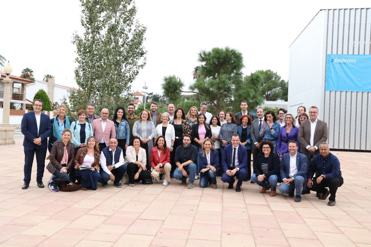 Aquesta tarda, a les jornades de treball del Grup parlamentari <a href="/socialistes_cat/">Socialistes PSC/❤</a> i <a href="/UnitsCat/">Units per Avançar</a> a Coma-ruga, hem dialogat sobre el paper del grup parlamentari en el nou escrnari polític català i de les relacions entre aquest i el Govern.