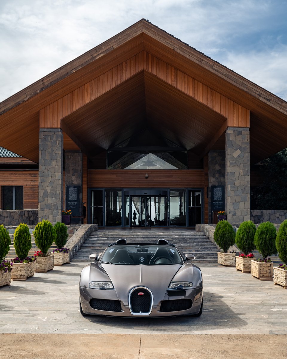 Bugatti's tweet photo. Grand Tour 2024 — From rocky landscapes to the vibrant azure of Chefchaouen, BUGATTI uncovers the beauty of Morocco’s diverse landscapes and rich culture.

#BUGATTI #BUGATTIGrandTour #BUGATTIGrandTourMorocco
—
https://t.co/mCEE0ghyaw https://t.co/JtHfSbUZBN