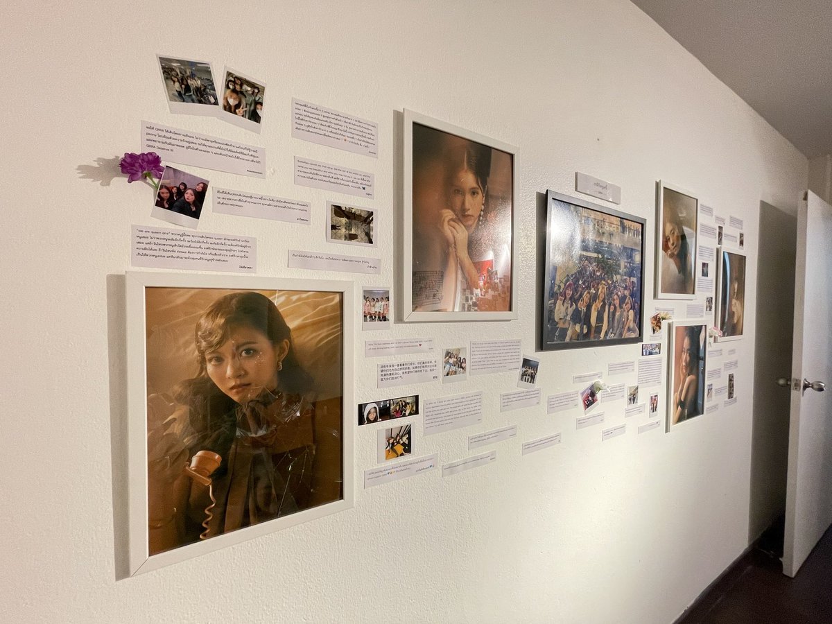 PopperBNK48THFC's tweet photo. 🦋✨ — #Dreamscape_QRRAgallery

ใครมา rs สุดสัปดาห์นี้
แวะไปชมแกลน่ารักๆจาก #Peony ได้นะคะ
จัดถึงวันอาทิตย์นี้ค่า

📆22-27 Oct
⏰11:00-18:00
📍https://t.co/9TITvcJEOR?

ขอบคุณ @Dreamscape_QRRA สำหรับงานดี ๆ ในครั้งนี้ด้วยนะคะ

#PopperQRRA #ป๊อปเป้อ #QRRA
#PopperBNK48 #BNK48 https://t.co/OOuztulOhj