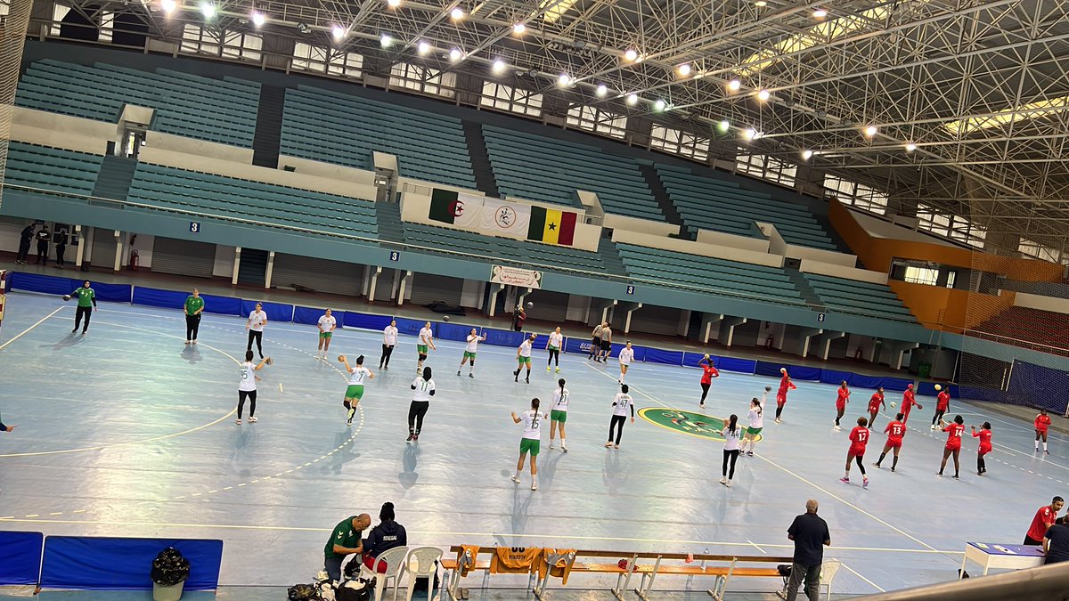 VansKHAM tweet media