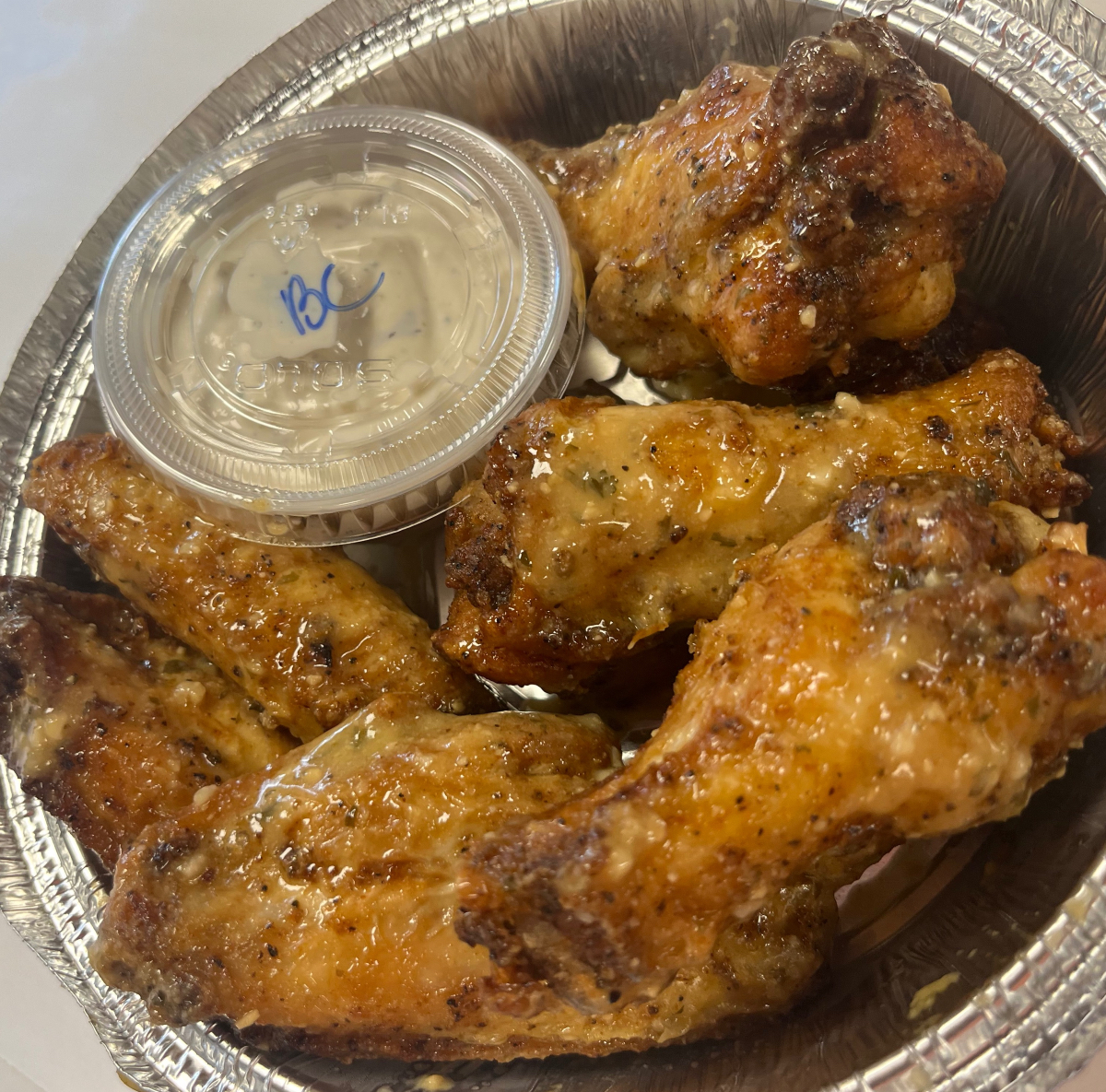 delco_steaks's tweet photo. New to the menu: Garlic parm wings! With our homemade blue cheese or ranch for dipping 

#garlicparm #wings #newmenuitem #foodie #phillyfoodie #themainline #delco https://t.co/75S0aTZbtU