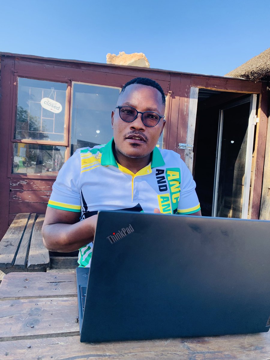 MD_Gomza's tweet photo. #ANCFriday akere https://t.co/6QCG8pCcIf