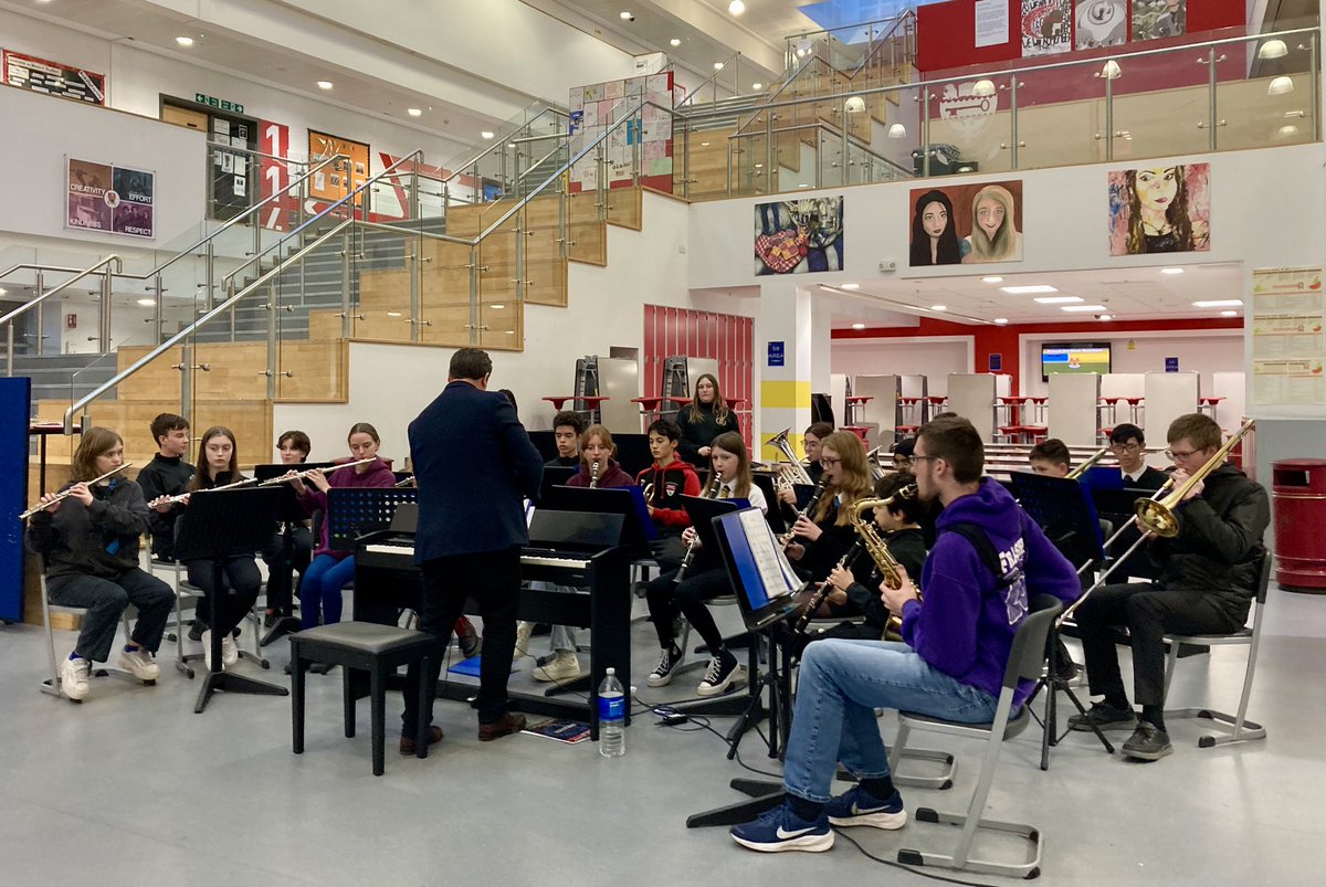 #LasswadeConcertBand performing at the @LasswadeHSC P7 Open Evening last night.

And a special well done to those who were playing with the band for the first time. 🎶

#Achieve #Perform
<a href="/MusicMidlothian/">Midlothian Instrumental Music Service</a>