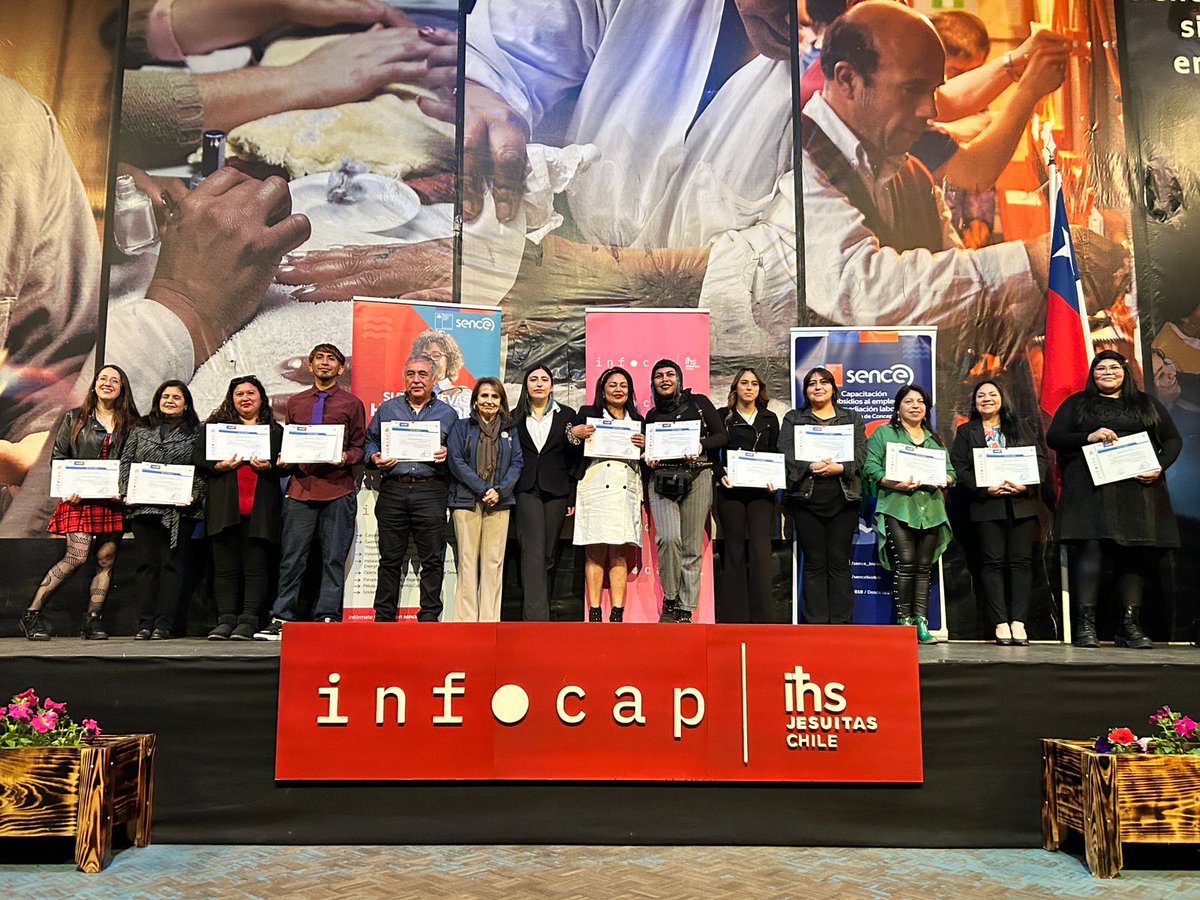 🎉🎓✨Compartimos las imágenes de la ceremonia donde 212 personas (96 mujeres y 116 hombres) recibieron su diploma tras completar su formación en carpintería, Instalaciones Sanitarias, Gastronomía, Panadería, Peluquería, Soldadura, Logística e Instalaciones Eléctricas. 🙌💼🛠️🍽️