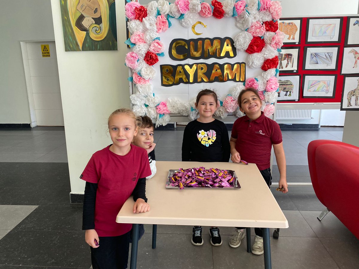 Allah’ın (c.c.) rahmeti, mağfireti, bereketi üzerinize olsun. Rabbim günümüzü hayırlı ve bereketli kılsın, Cuma'mız mübarek olsun.