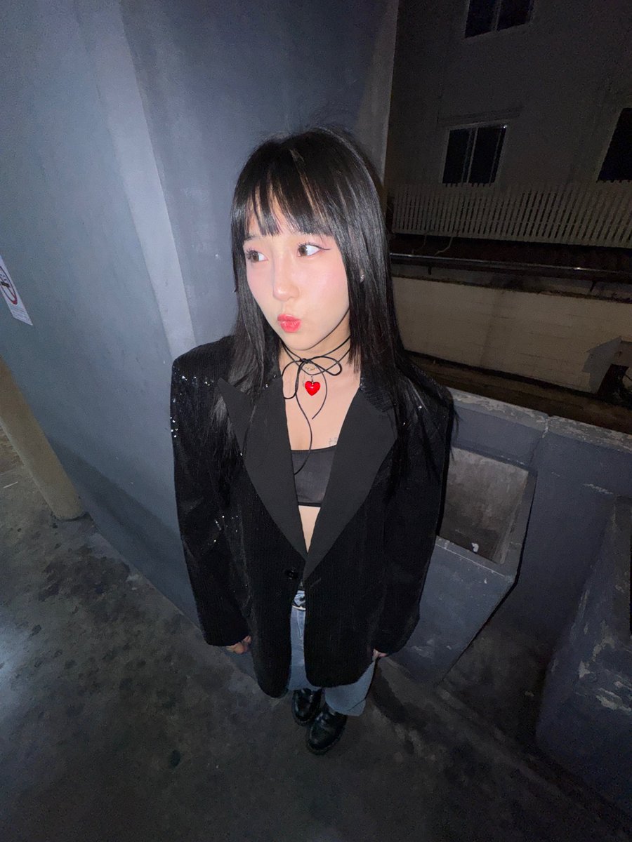 muninnii's tweet photo. Pretty girls don't do drama 'less we wanna, it'll be depending on the day 🖤

 #muninnii https://t.co/Z2YYwRWpOK