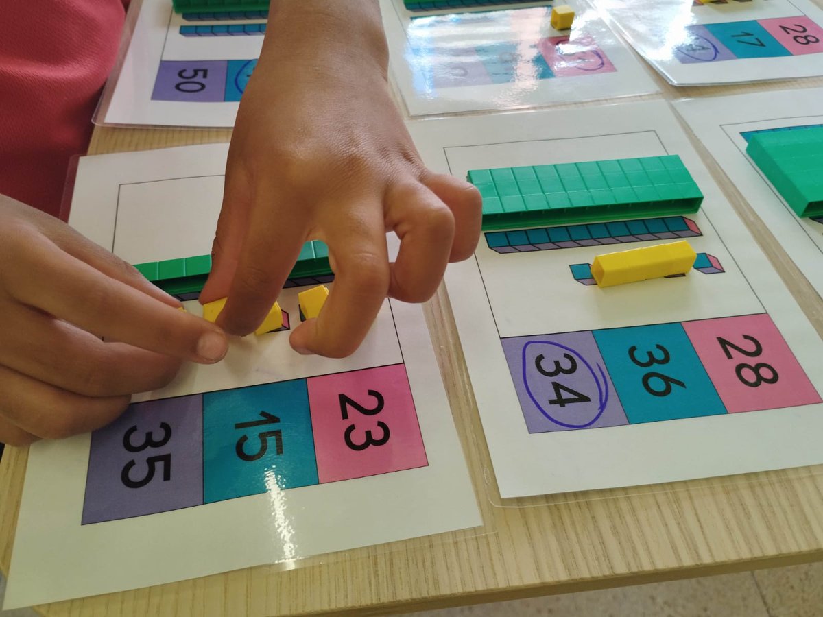 🧠📐 Explorant les Matemàtiques!

Aquests dies a la comunitat de mitjans hem estat desenvolupant les competències matemàtiques, hem manipulat unitats i desenes, i hem  utilitzat blocs lògics per desenvolupar la capacitat de raonament. #ADNprim #transformacióeducativa