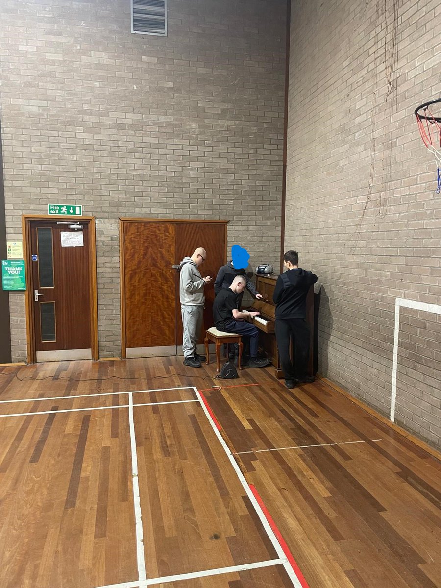 Alistair Neil tweet media