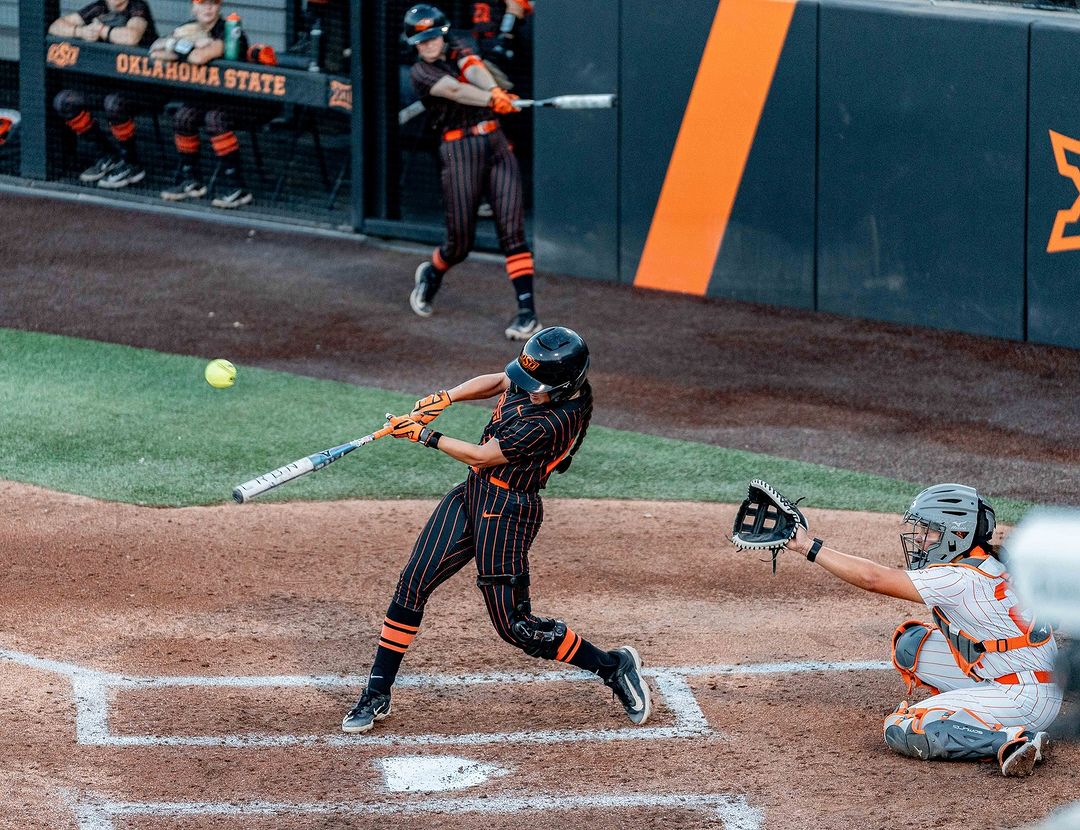 NCAASoftball's tweet photo. All smiles around here 🤠

#NCAASoftball x 📸 @cowgirlsb https://t.co/TefKGgDHSK