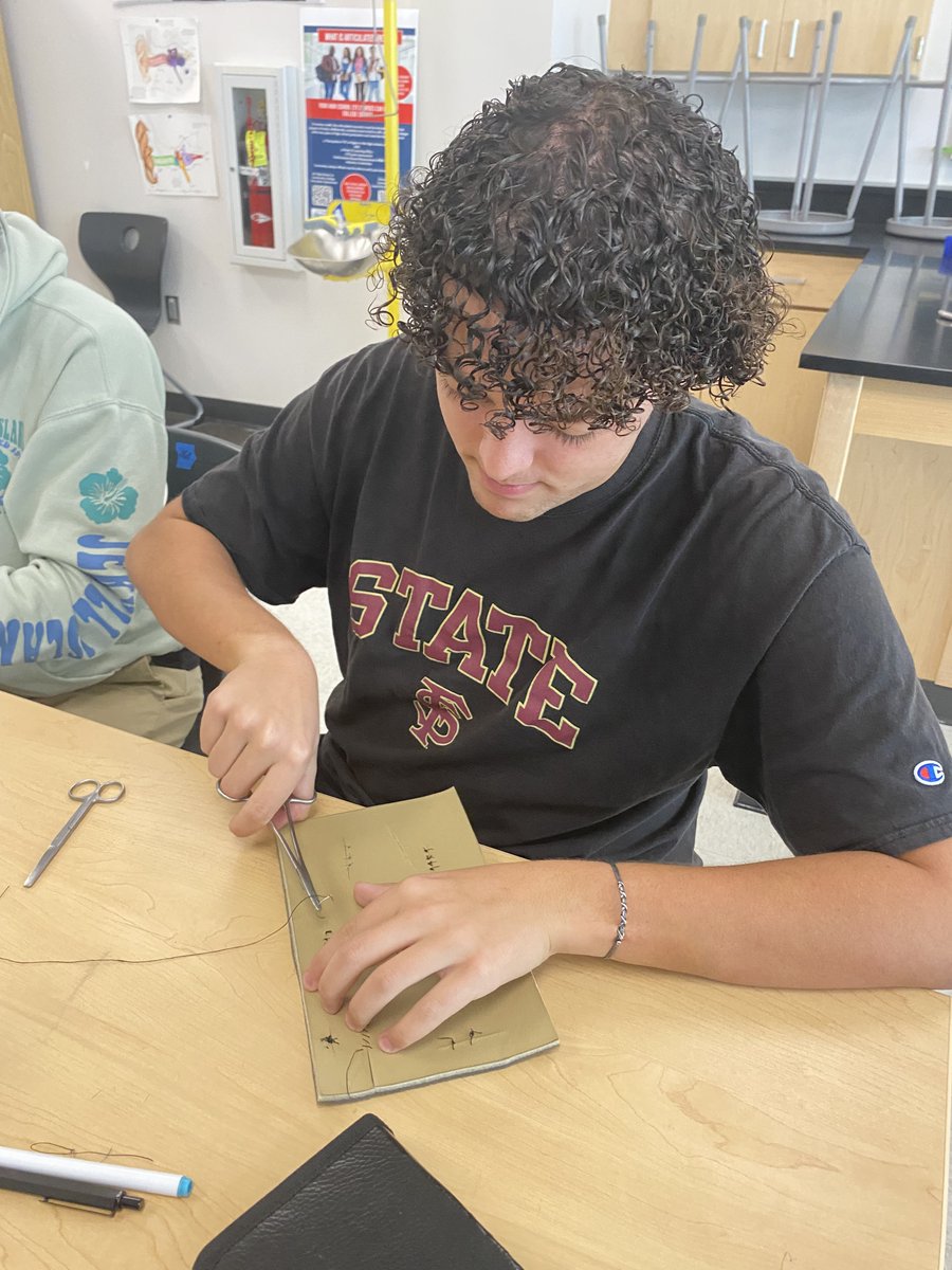 C_Matusevich's tweet photo. It's been a busy first quarter in biomed! @chccs @PLTWorg #medicalinterventions #biomedicalinnovations https://t.co/Jz9wZ2FdL5
