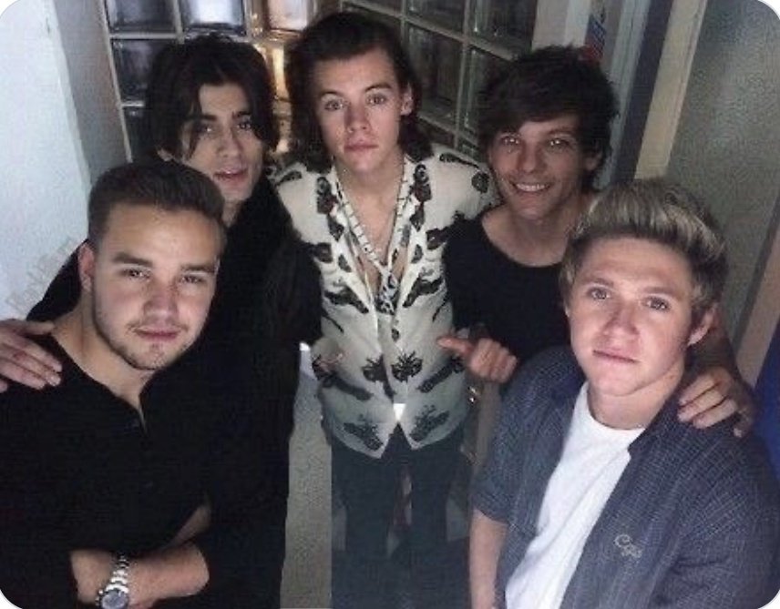 91ANZLIFE's tweet photo. one band one dream, one direction ALWAYS 🕊️💔 https://t.co/c1kY9piSbJ