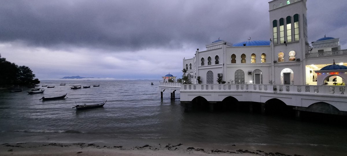 アハマド・ユスマニー tweet media