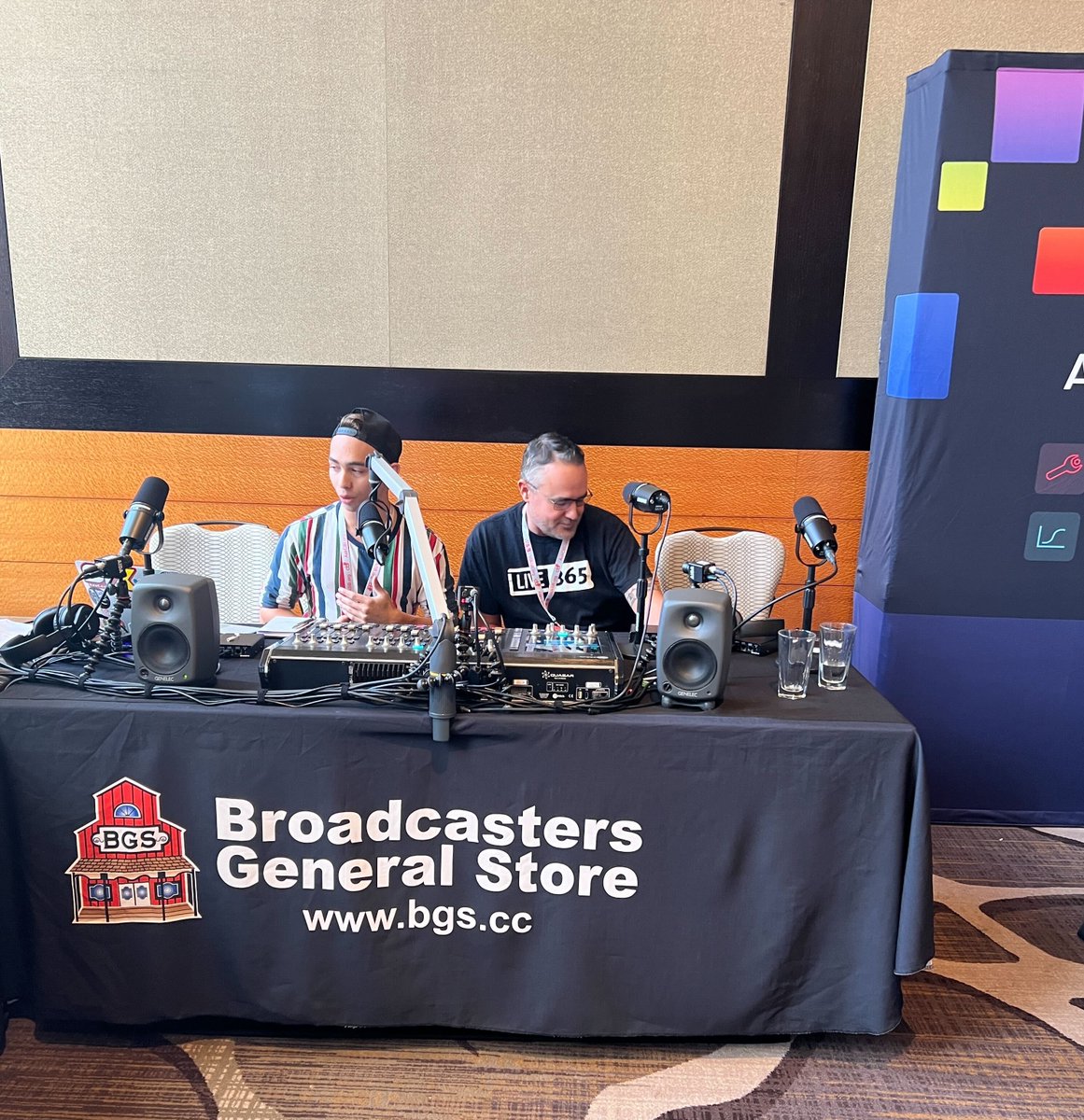 Always a pleasure to engage with #collegeradio &amp; power <a href="/AskCBI/">CBI</a>'s Cybercast – featuring college students streaming live from the show.

President Jason Stoddard is 1 of our team members holding it down in Seattle, even jumping on the mic himself!

Tune in!🎧live365.com/station/CBI-Cy…