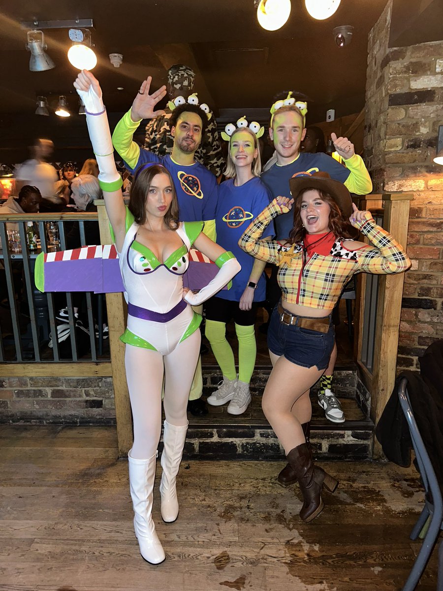 KatieeSteel's tweet photo. To infinity and beyond 🤠 https://t.co/AiaHinv1t7