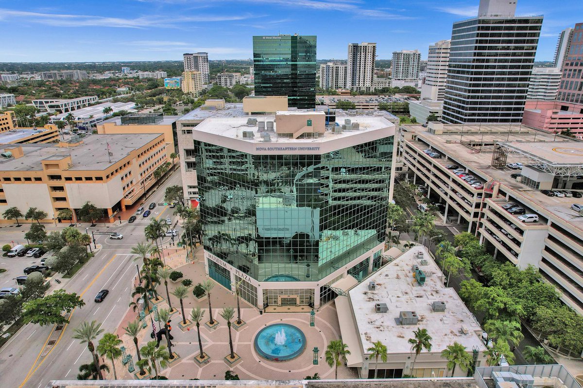 RamonFrancoMIA's tweet image. For Lease/Sale at Museum Plaza in downtown Fort Lauderdale Suite 201 features 4,850SF at $25 p/sf or purchase for $1.8M Full 3rd Fl Suites 300-303 (4 total) lease $25 p/sf or sale at $3,650,000 ½ block from Las Olas Blvd Class A building #commercialre #fortlauderdalerealestate