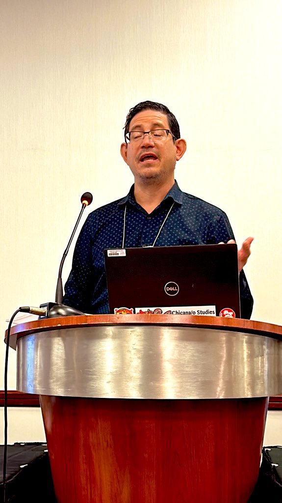 Good morning <a href="/WhaHistory/">Western History Association</a>, come join me in Benton B for the "Murky Water" panel to talk about water rights in the US-Mexico Borderlands. Benny Andres Jr. talks about how complex cycles Salton Sea flooding &amp; evaporation shaped community land claims &amp; federal oversight. #WHA2024