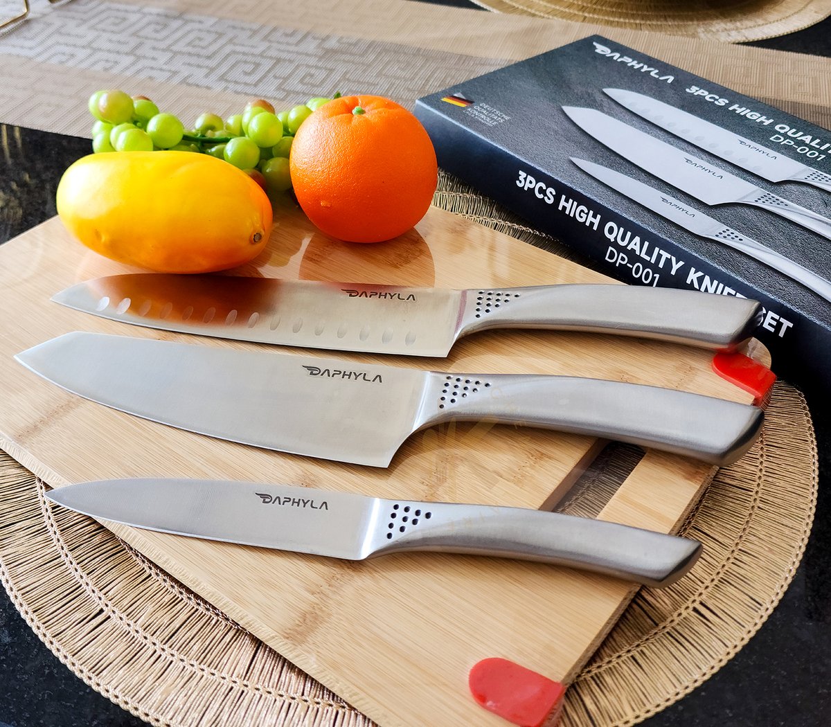 KitchenFlaire's tweet photo. 🔪 Premium 1-Piece Stainless Steel Knife Set!
💥 Razor-sharp blades, corrosion-resistant, and built to stay shiny and sharp with ease.
Includes:
✅ 8" Chef Knife
✅ 7" Santoku Knife
✅ 5" Utility Knife
Ksh 2,900! 🔥
#KitchenEssentials #ChefTools #StainlessSteel #KnifeSet https://t.co/5prIh1cr85