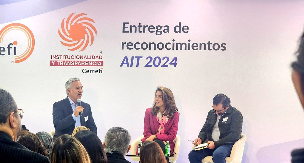 La #OrdenDeMaltaMéxico presente en la entrega de reconocimientos de Institucionalidad y Transparencia.
#AIT2024

Gracias <a href="/Cemefi/">Centro Mexicano para la Filantropía</a>