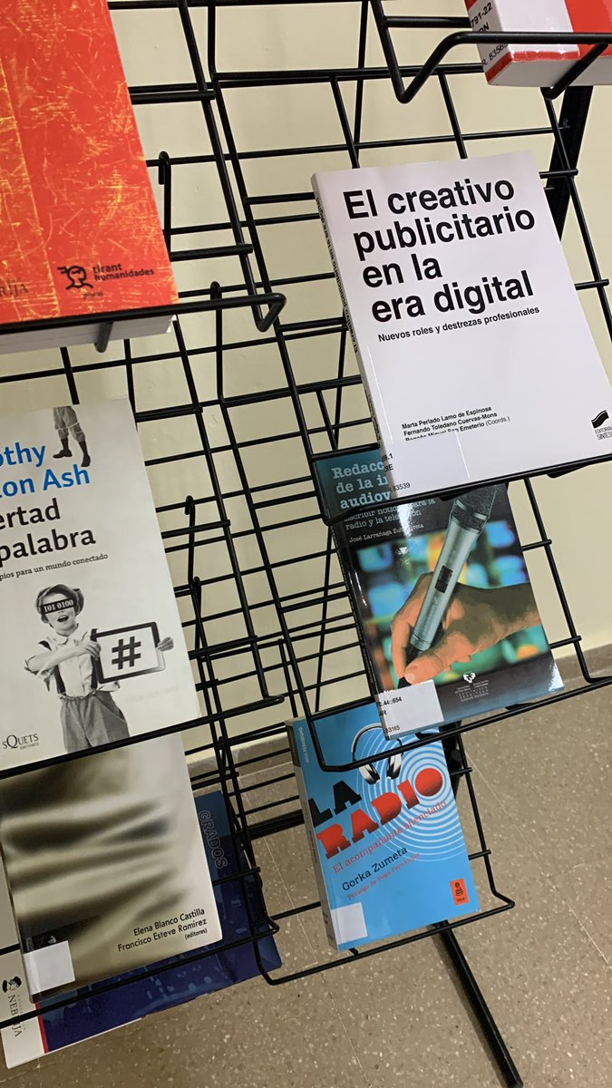 Seguro que a <a href="/gzumeta/">Gorka Zumeta</a> le hace ilusión ver que su libro está en la zona de estudio del nuevo campus de la <a href="/FcaNebrija/">Facultad de Comunicación y Artes de Nebrija</a> de <a href="/Nebrija/">Universidad Nebrija</a>