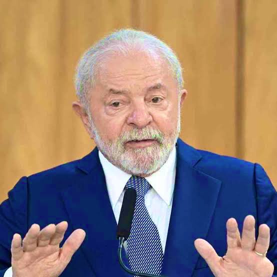 NewsLiberdade's tweet photo. 🚨URGENTE - Governo Lula vai taxar em 60% os medicamentos importados por pessoas físicas! 

MP que isenta medicamentos importados por pessoas físicas perde a validade nesta sexta-feira.  Com o fim da isenção, eles passarão a ser taxados em 60% sobre o imposto de importação. https://t.co/SkYp5oHwii