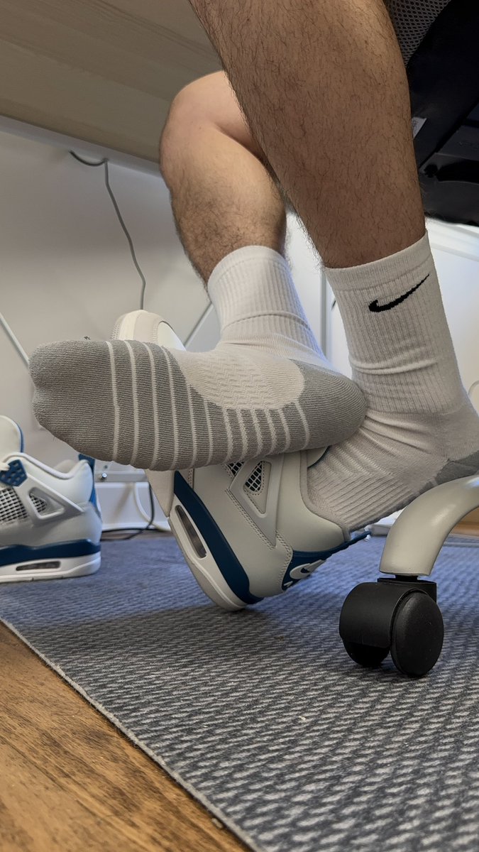 justinpageft's tweet image. RT if you have a sock fetish 🧦