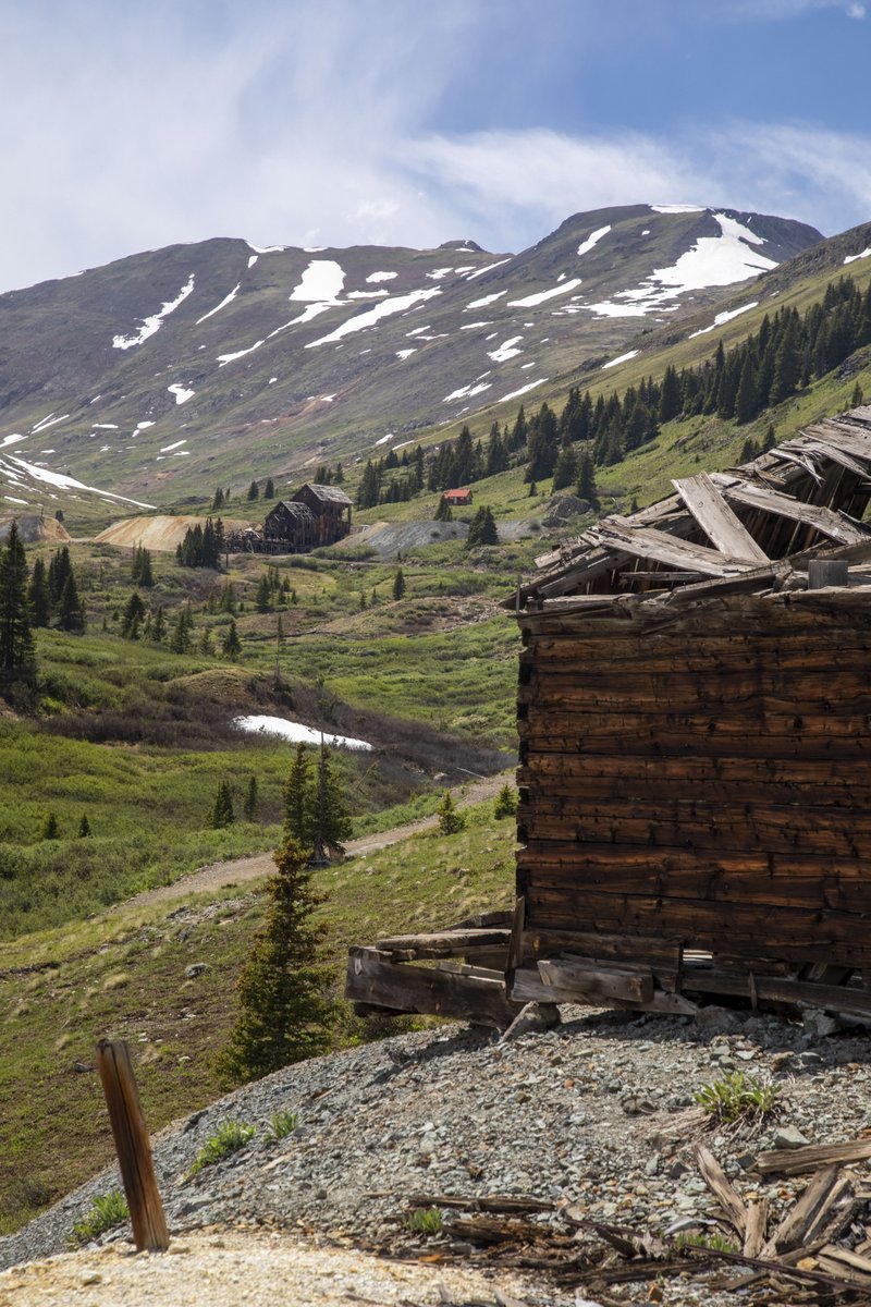 BLM_CO's tweet image. 👻🌇

Have you ever visited a ghost town on #YourPublicLands in Colorado? Many like Animas Forks were once mining camps but were abandoned due to falling metal prices. You can visit this site on the #AlpineLoop! 

BLM Colorado 📸 by Brigette Waltermire and Bob Wick