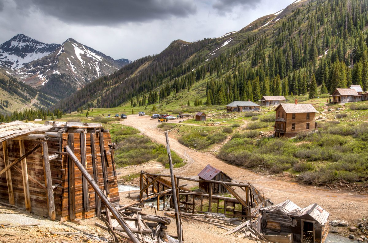 BLM_CO's tweet image. 👻🌇

Have you ever visited a ghost town on #YourPublicLands in Colorado? Many like Animas Forks were once mining camps but were abandoned due to falling metal prices. You can visit this site on the #AlpineLoop! 

BLM Colorado 📸 by Brigette Waltermire and Bob Wick