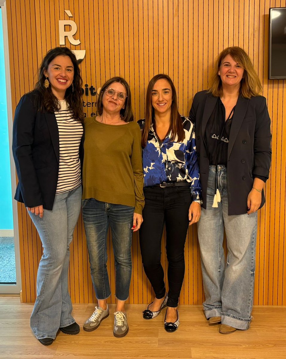 Núria Farlete i Ralda pren possessió de l'acta de regidora.

👇👇
locals.esquerra.cat/larapita/artic…