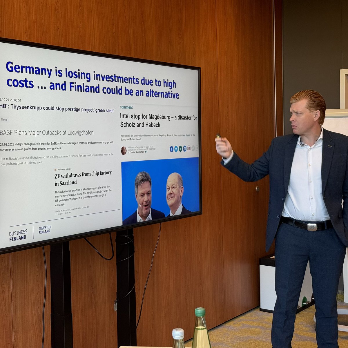 Pari päivää <a href="/Elinkeinoelama/">EK</a> yrittäjien kanssa näkökulmia Saksan tilanteeseen Berliinissä. Talous ja rakenteet, ei syytä riemuun. Politiikka osa ongelmaa. Tilannekuva pitkälti yhteinen. Suomalaisyritysten tarjoamille ratkaisuille kysyntää.