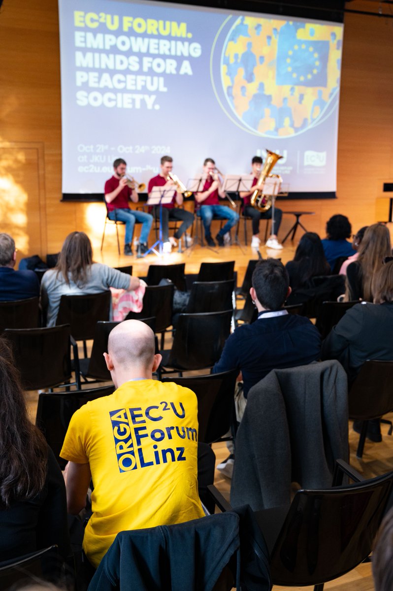 UnivPoitiers's tweet photo. 🌍 Clap de fin pour le Forum #EC2U à Linz !

Notre délégation a représenté l'université pendant ces 3 jours d'échanges autour des défis sociétaux actuels. Ce fut une belle rencontre avec les #étudiants, les équipes administratives et #chercheurs des universités partenaires 🙌 https://t.co/vFUWQN7Nvz