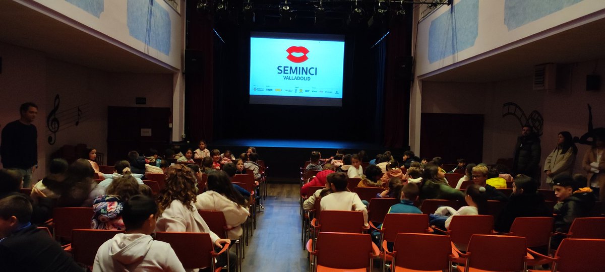DelibesCeipNava's tweet photo. Hoy los alumnos de 1° a 6° han podido disfrutar de la película seleccionada por la Seminci "Ernesto y Celestine. Cuentos de invierno"
Gracias a @SEMINCI por contar con nuestra localidad para la proyección de la película y al Ayuntamiento de Nava del Rey por la colaboración. https://t.co/AjuNnjIkL7